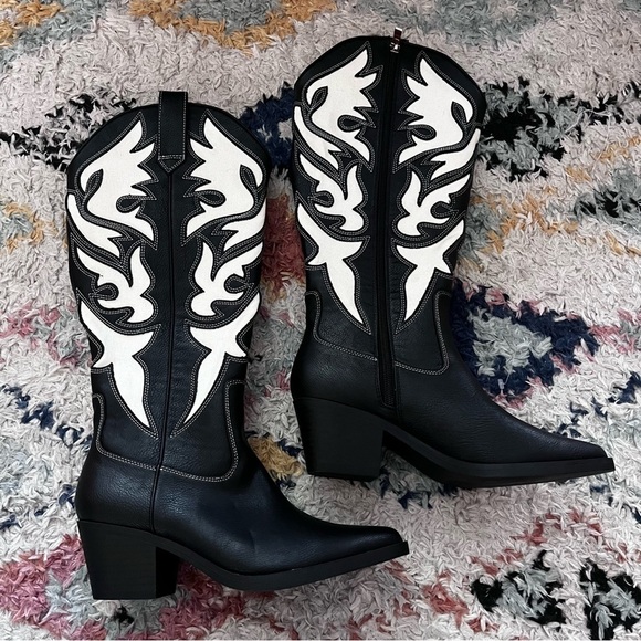 Forever 21 Two-Tone Black & White Cowboy Boots 6 - Picture 6 of 7